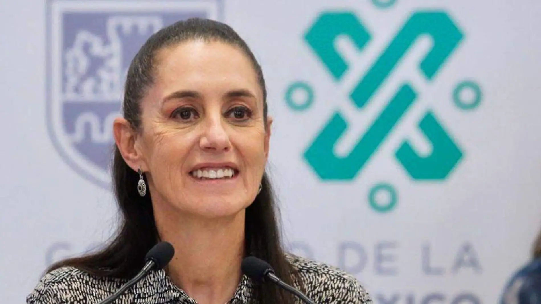 El INE determinó que Claudia Sheinbaum no incurrió en actos de promoción personalizada por la colocación de espectaculares en la ciudad de Puebla